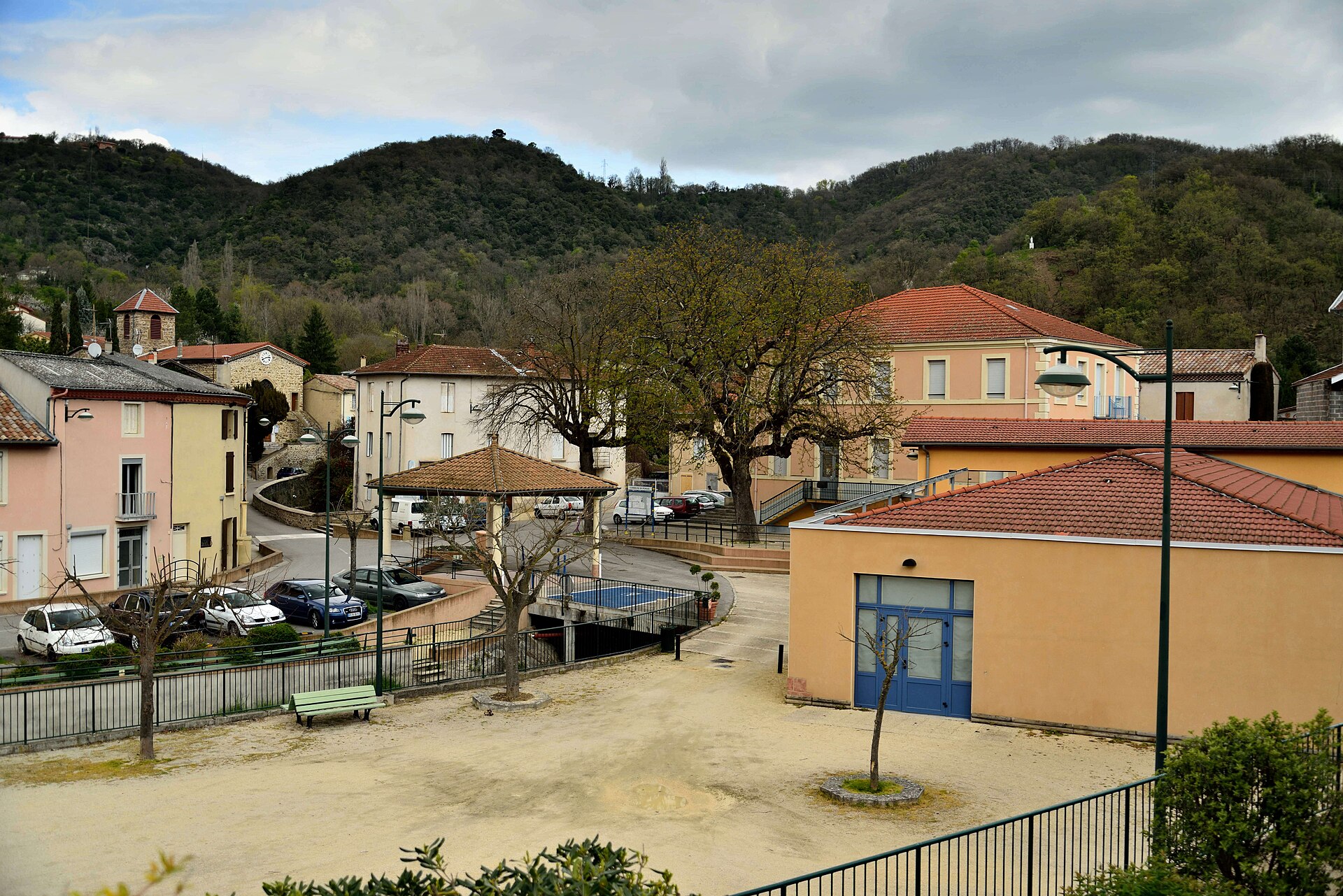 Imagem de referência de Ponsas, descrito nos dados abertos como comuna francesa