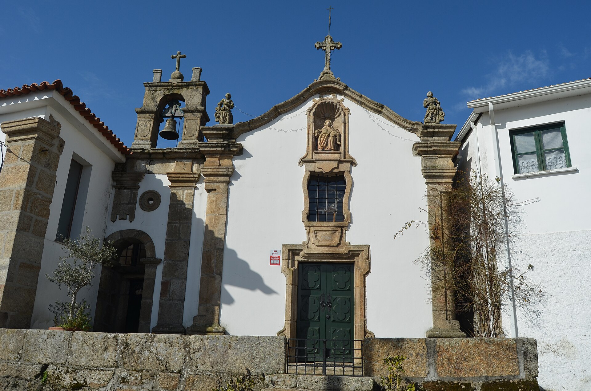 Imagem de referência relacionada a Oura, item descrito como povoação portuguesa sede da Freguesia de Oura do Município de Chaves