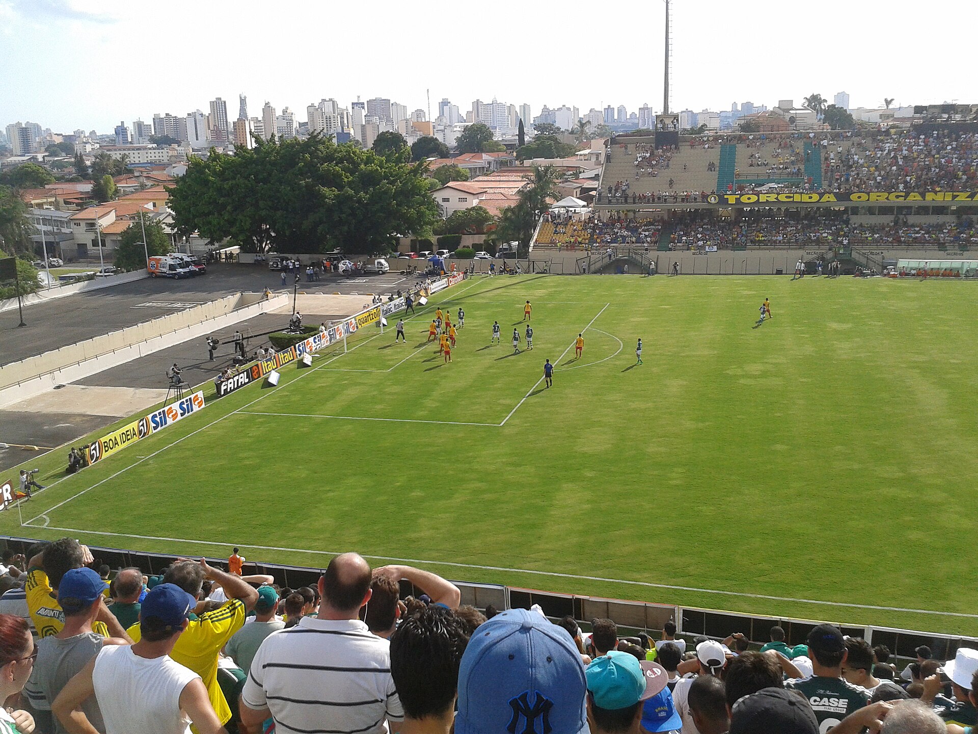 Imagem de referência de Centro de Integração Comunitário Walter Ribeiro, descrito nos dados abertos como estádio de futebol no Brasil