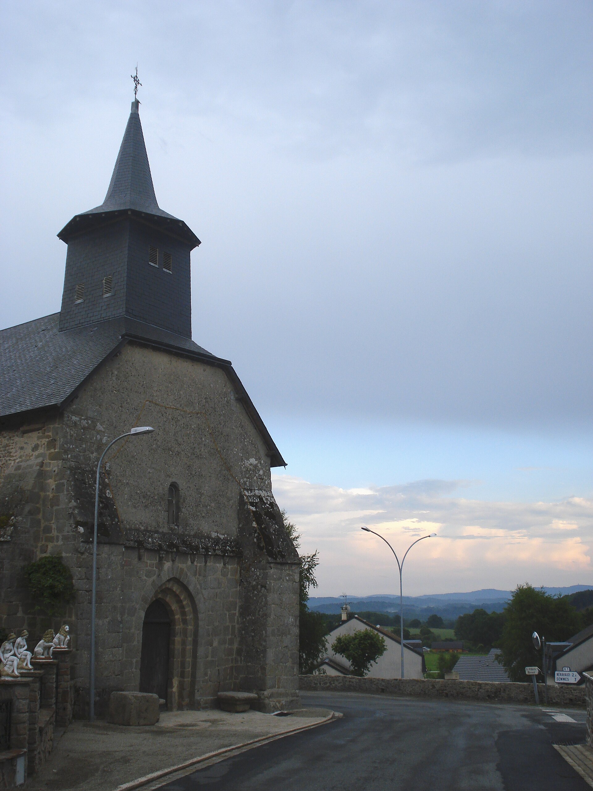 Imagem de referência de Saint-Priest-la-Feuille, descrito nos dados abertos como comuna francesa