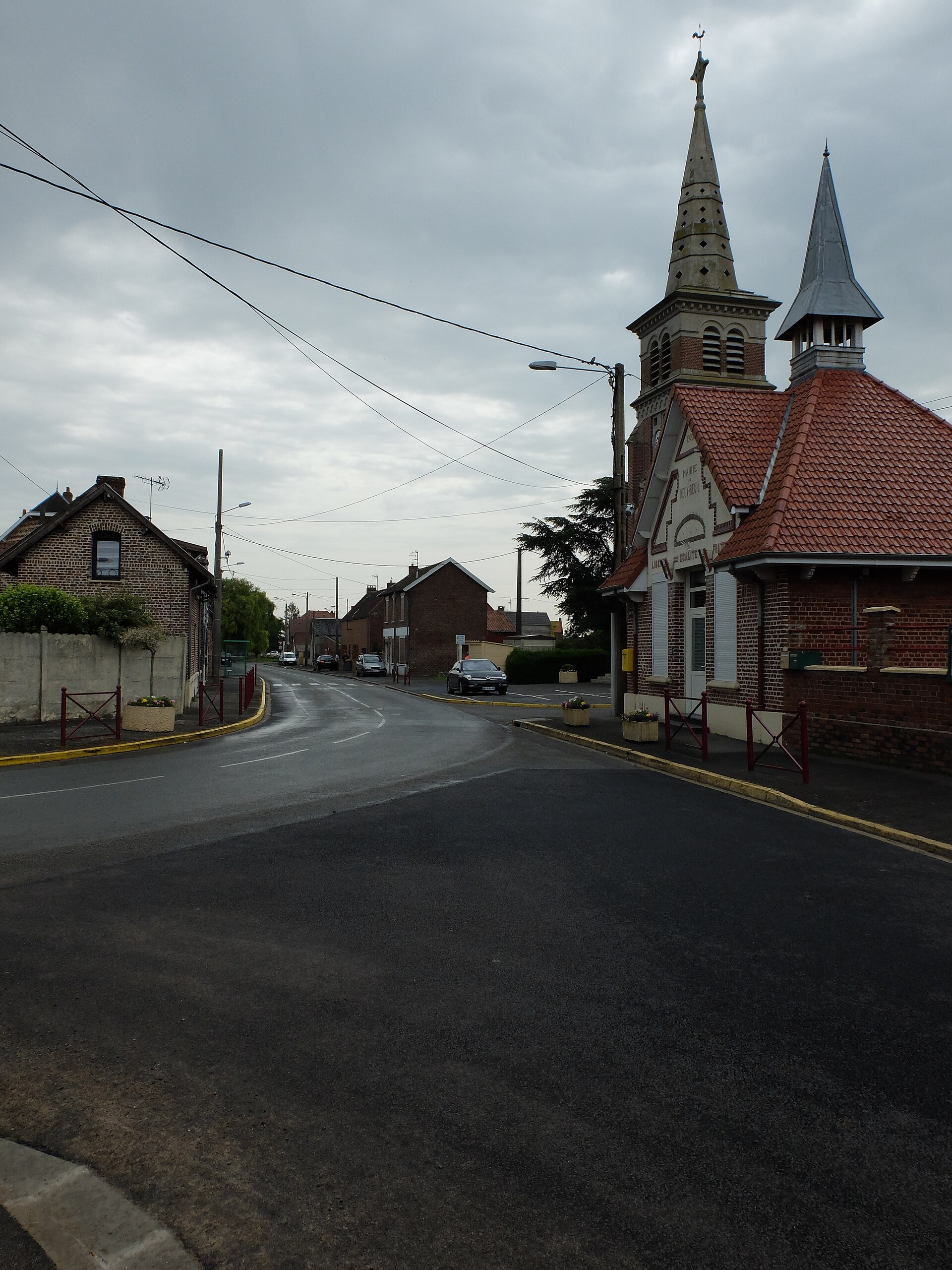 Imagem de referência de Neuvireuil, descrito nos dados abertos como comuna francesa