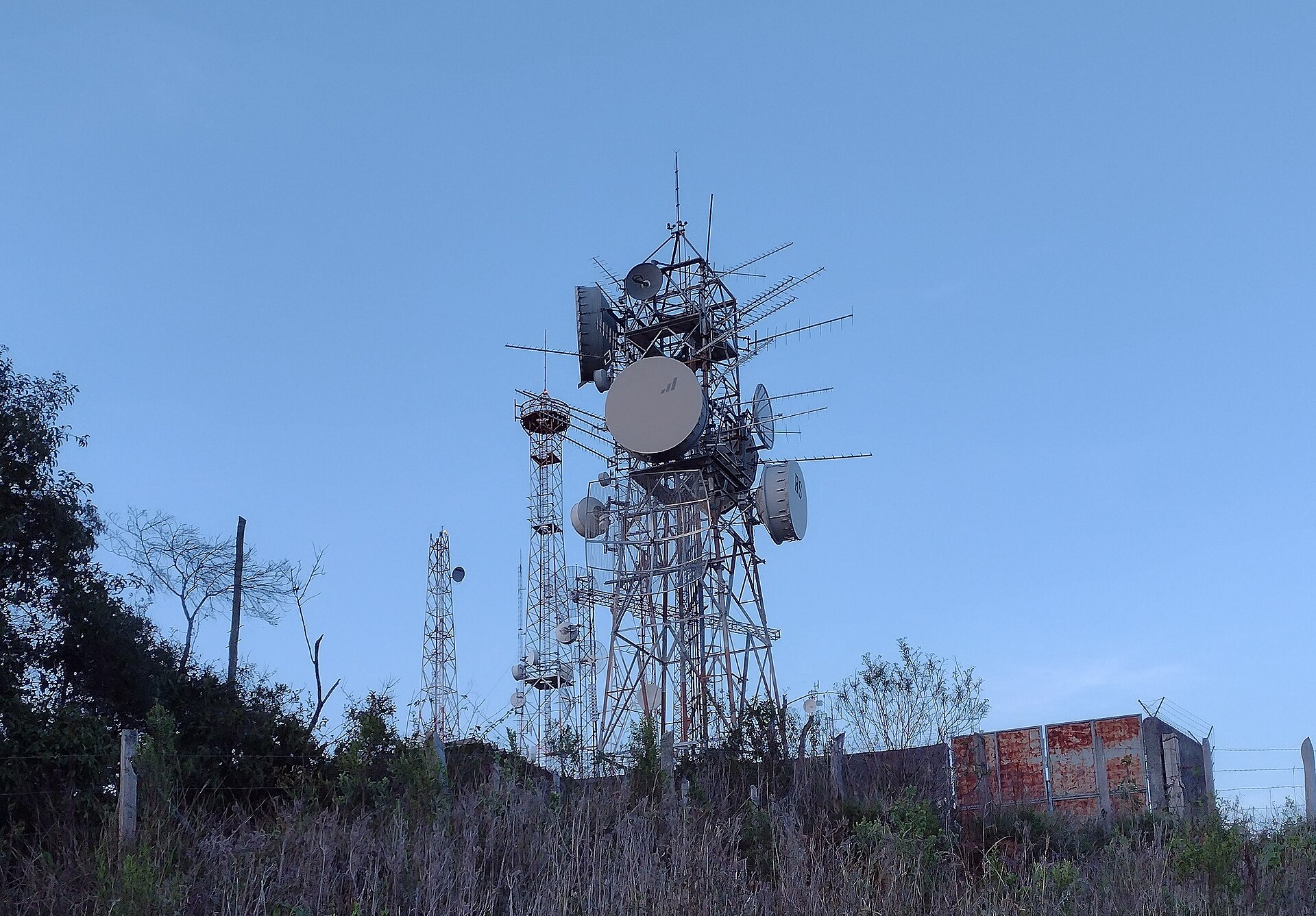 Imagem de referência relacionada a Morro da Pedra Preta, item descrito como montanha brasileira localizada na divisa dos municípios de Maria da Fé e Pedralva