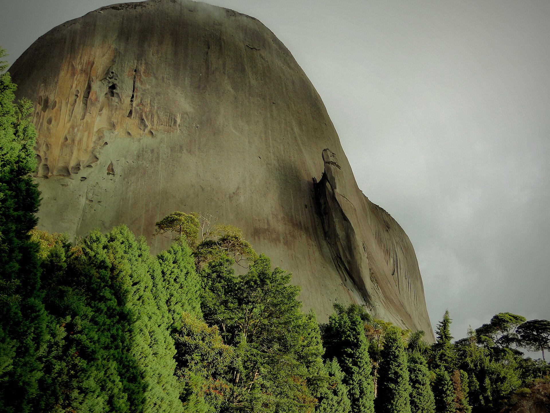 Imagem de referência relacionada a Pico Pedra Azul, item descrito como registro de referência sobre Pico Pedra Azul, organizado a partir de dados estruturados abertos