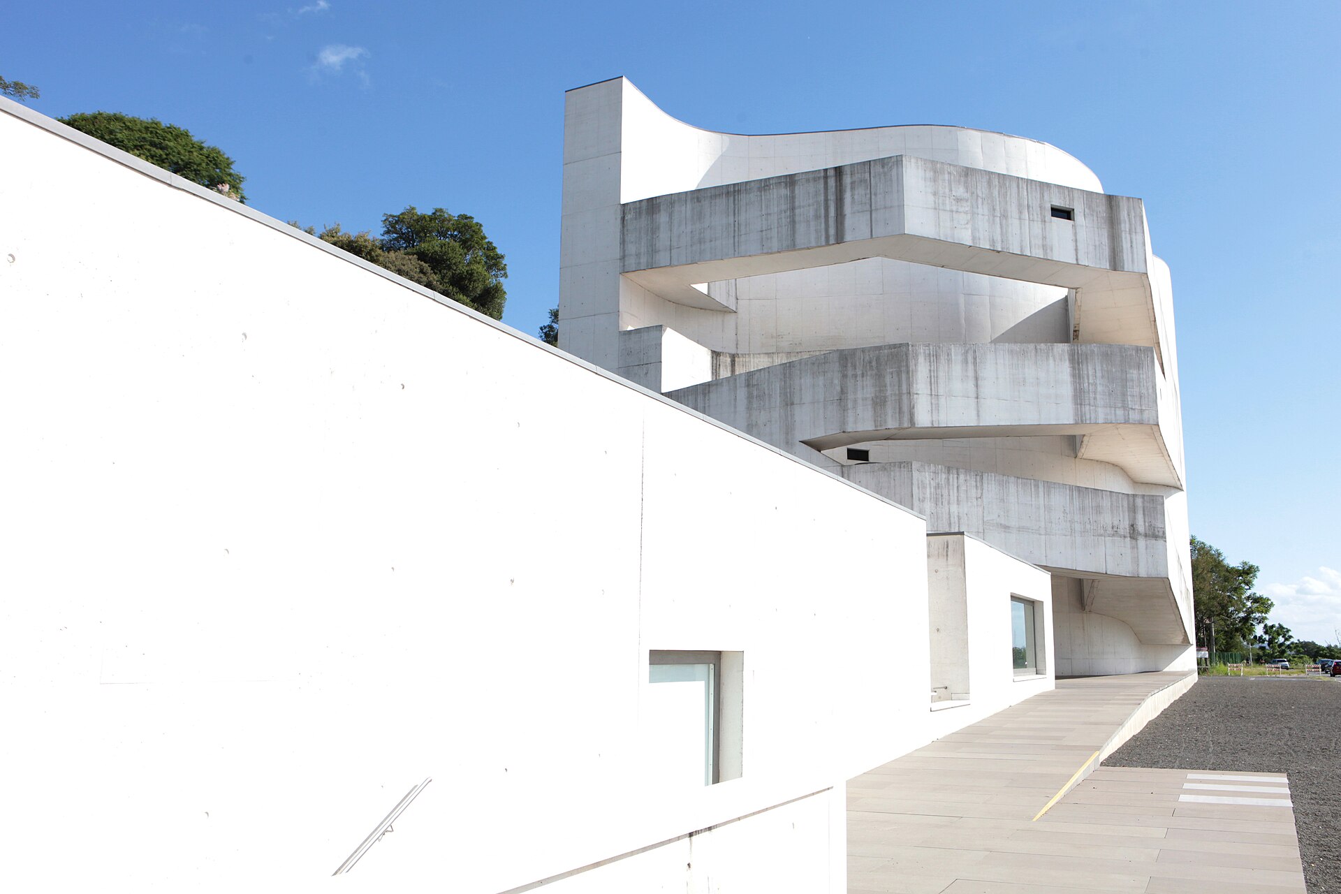 Imagem de referência relacionada a Fundação Iberê Camargo, item descrito como museu em Porto Alegre, Brasil
