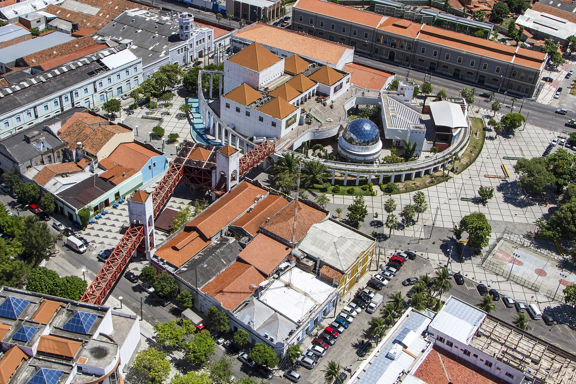Imagem de referência relacionada a Centro Dragão do Mar de Arte e Cultura, item descrito como centro Cultural em Fortaleza, Ceará, Brasil