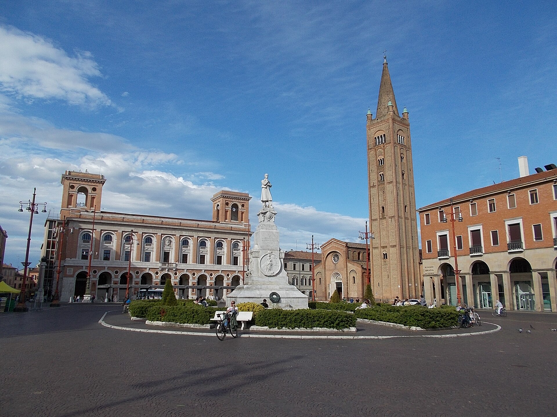 Imagem de referência relacionada a Forlì, item descrito como comuna italiana