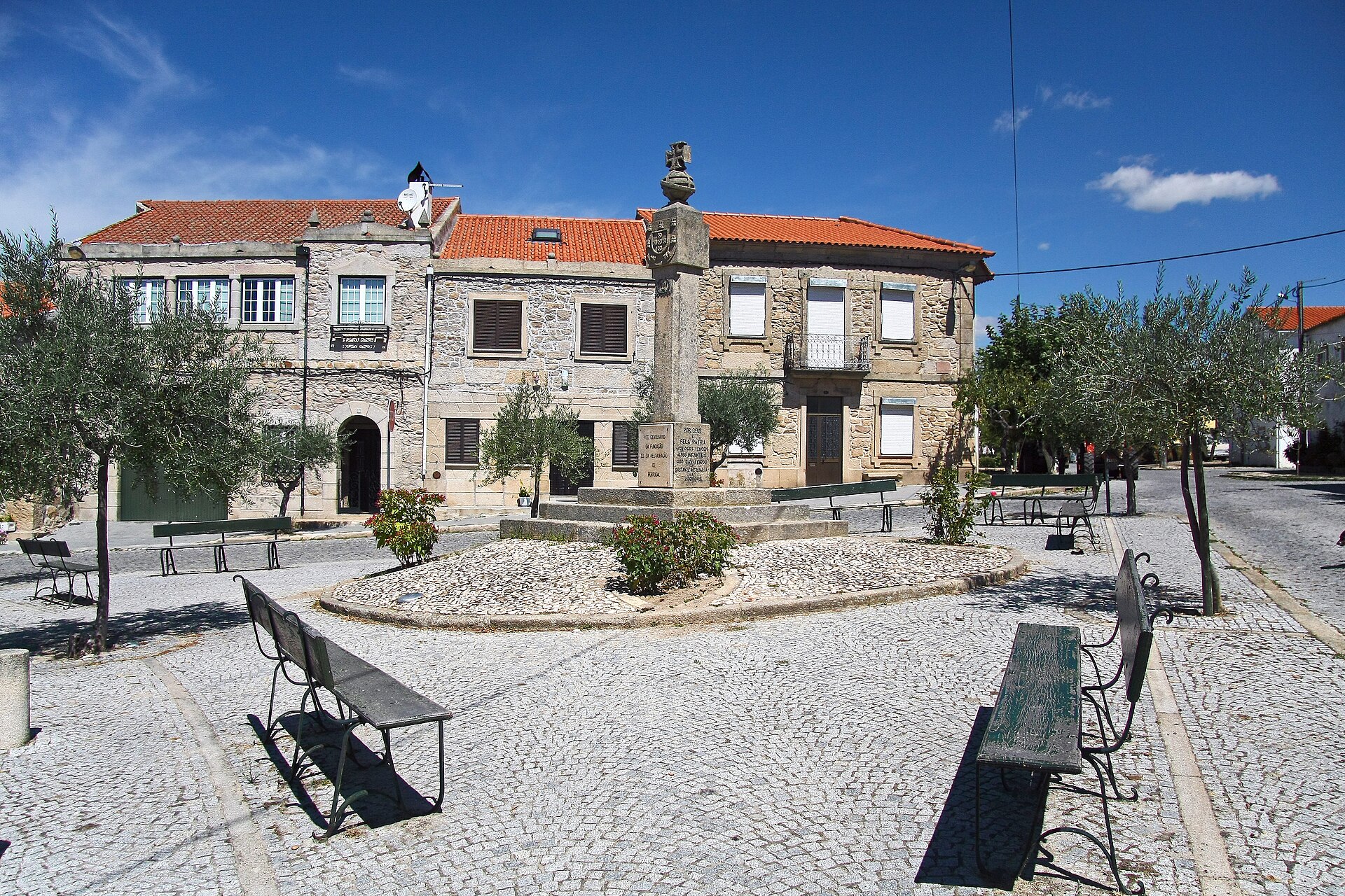 Imagem de referência relacionada a Escalhão, item descrito como povoação portuguesa sede da Freguesia de Escalhão do Município de Figueira de Castelo Rodrigo