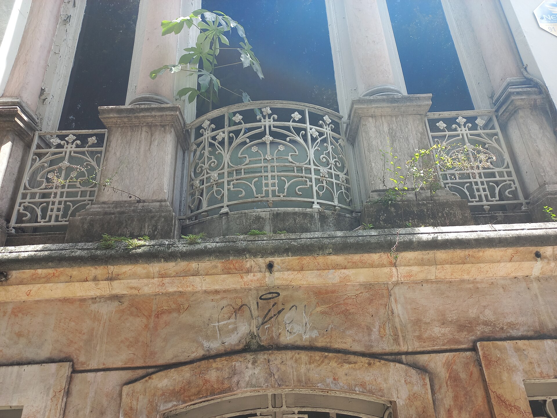 Imagem de referência de Edifício na Avenida Nossa Senhora de Nazaré, 765, descrito nos dados abertos como edifício histórico em Belém, Pará