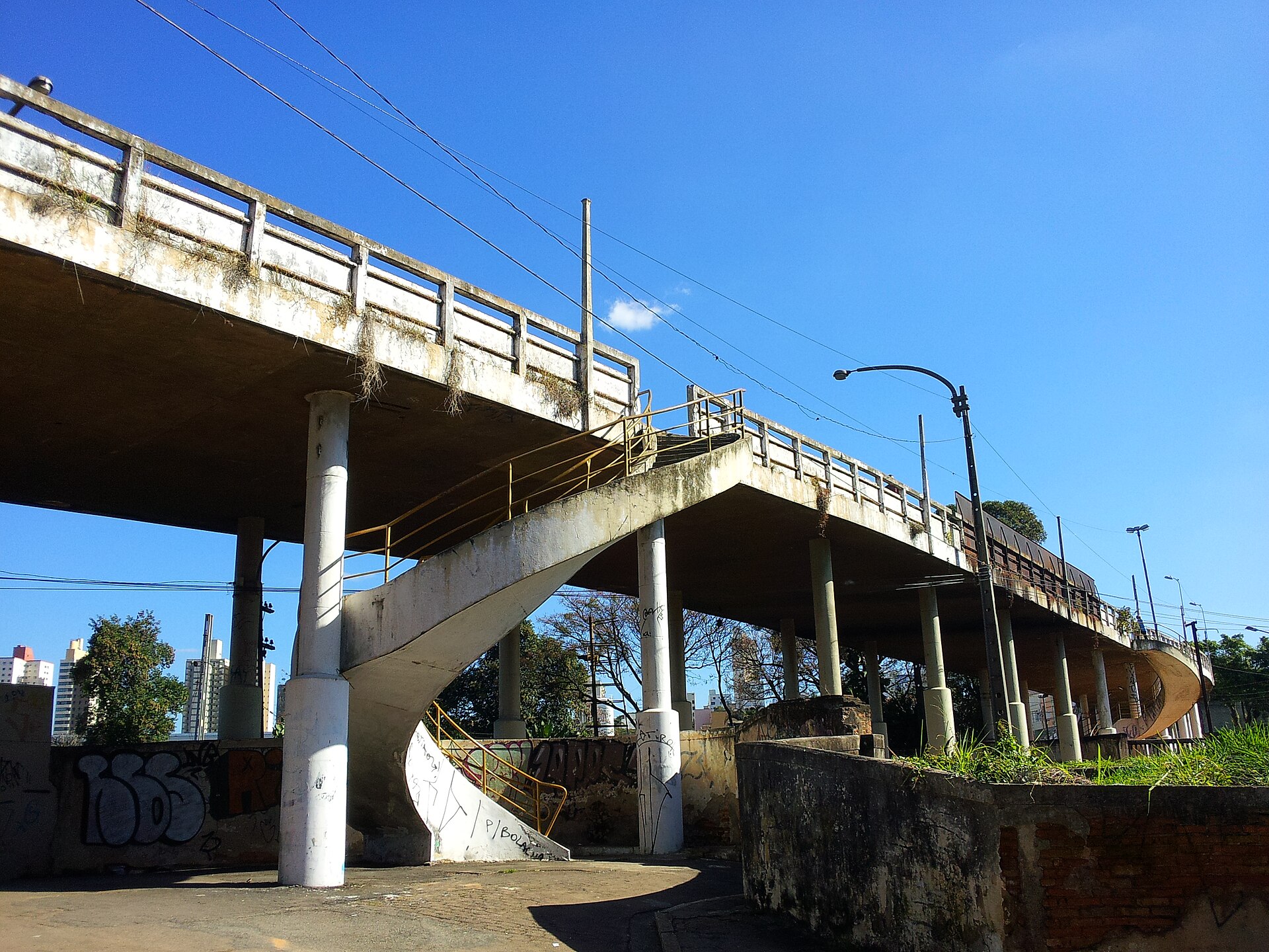 Imagem de referência de Viaduto São João batista, descrito nos dados abertos como bem tombado a nível municipal no município de Jundiaí, São Paulo -