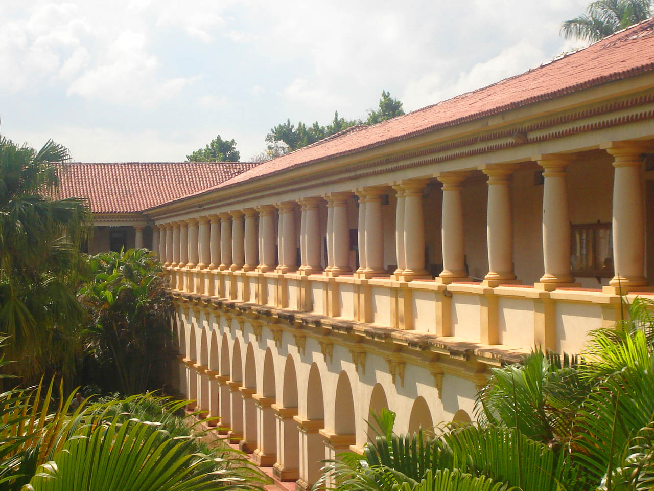 Imagem de referência relacionada a Universidade Federal Rural do Rio de Janeiro, item descrito como universidade federal brasileira do município de Seropédica