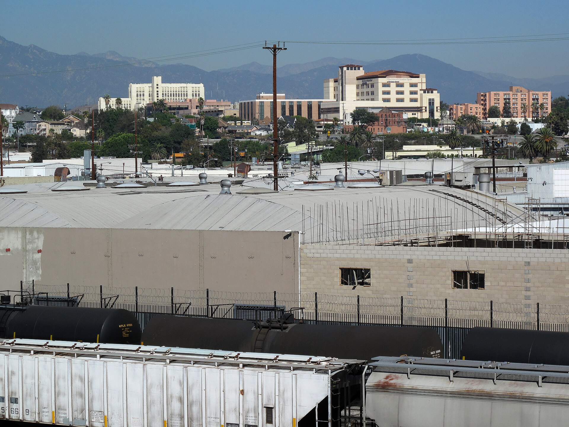 Imagem de referência de Centro Médico Memorial White, descrito nos dados abertos como hospital pertencente e operado pela Rede Adventista de Saúde em Los Angeles, EUA