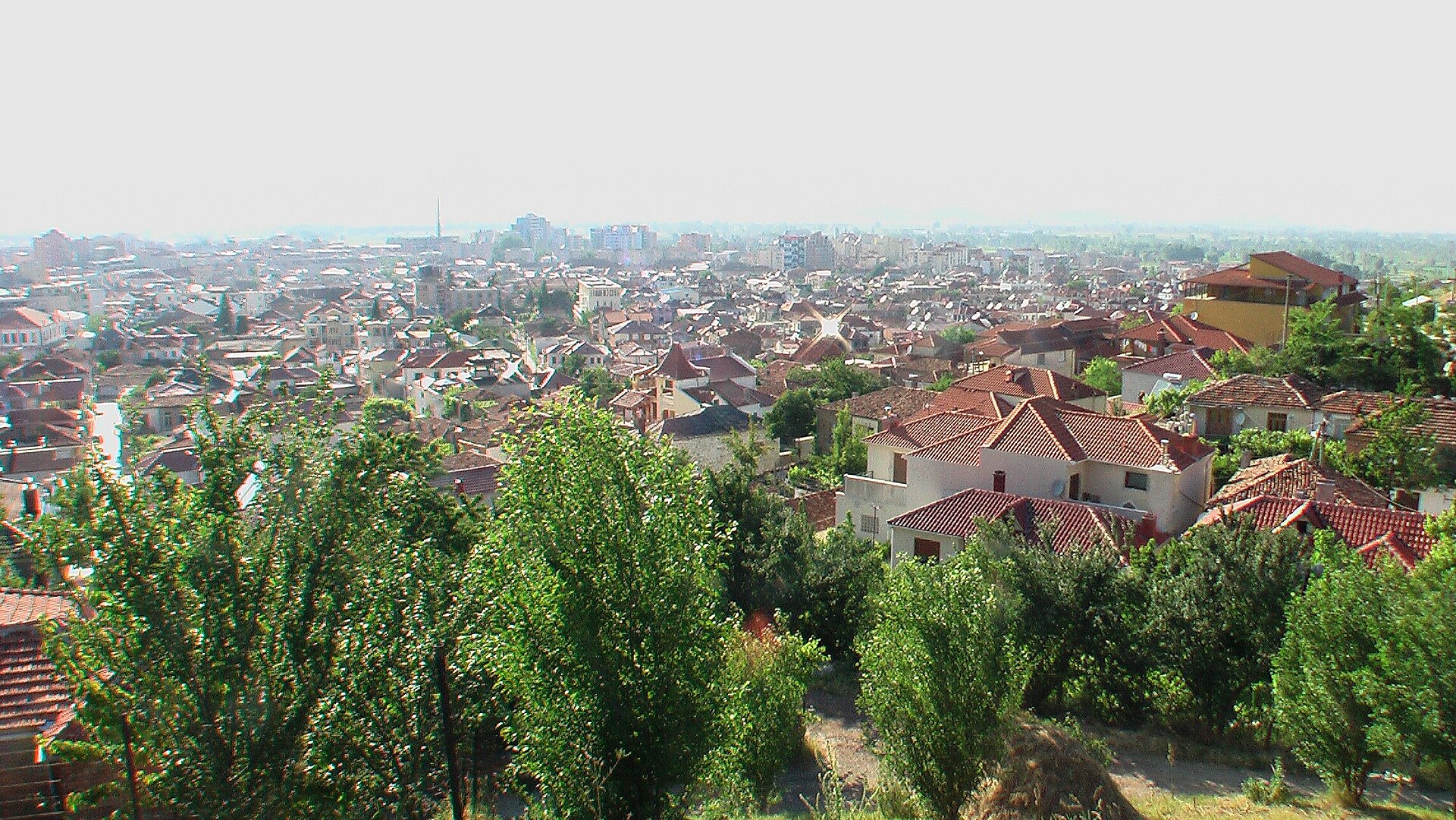 Imagem de referência de Korçë, descrito nos dados abertos como cidade na Albânia