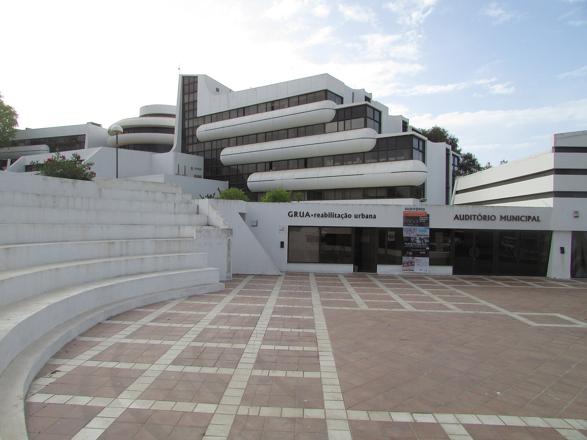 Imagem de referência relacionada a Albufeira, item descrito como cidade portuguesa sede do Município de Albufeira