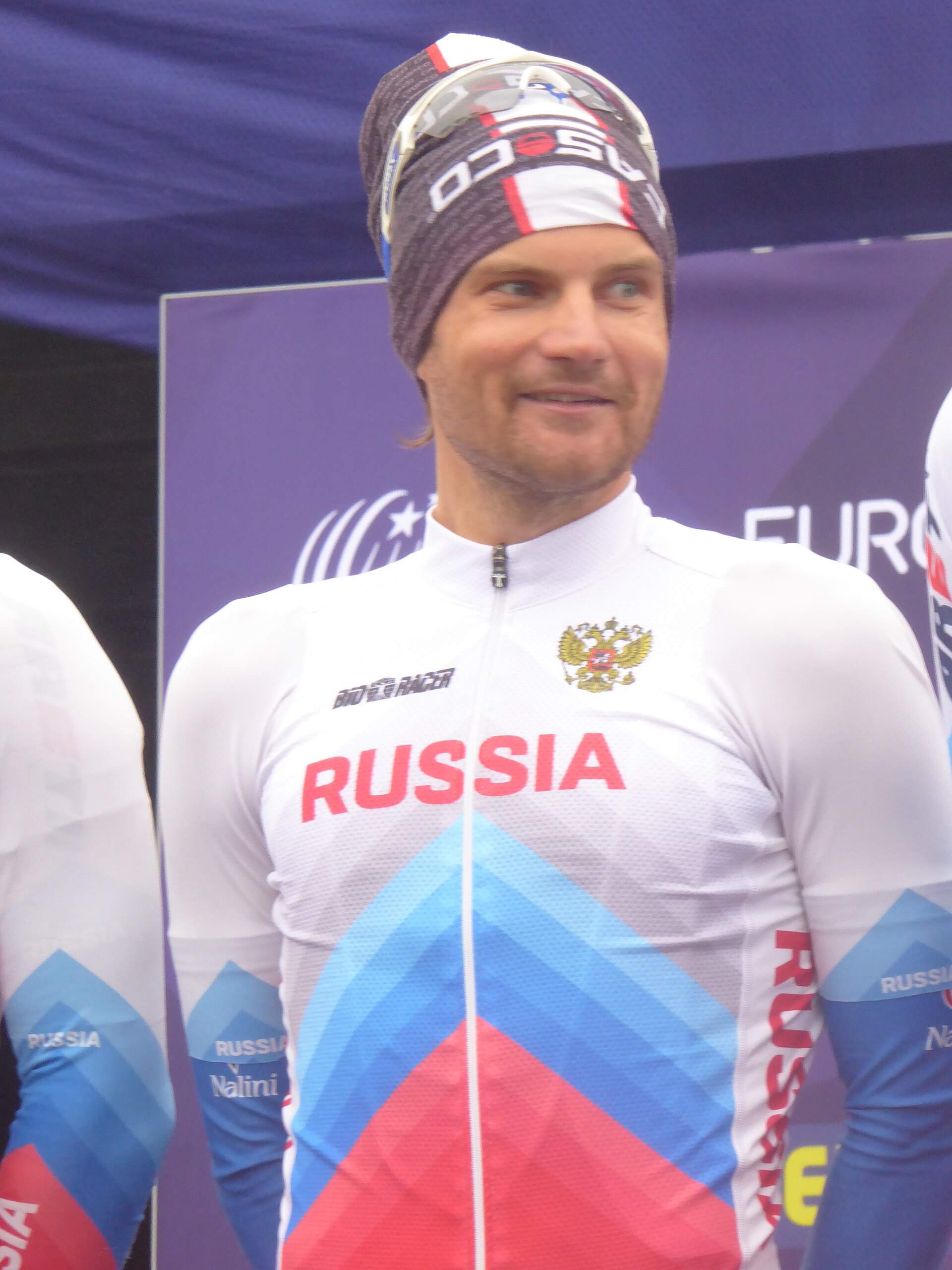 Imagem de referência de Artem Ovechkin, descrito nos dados abertos como ciclista russo