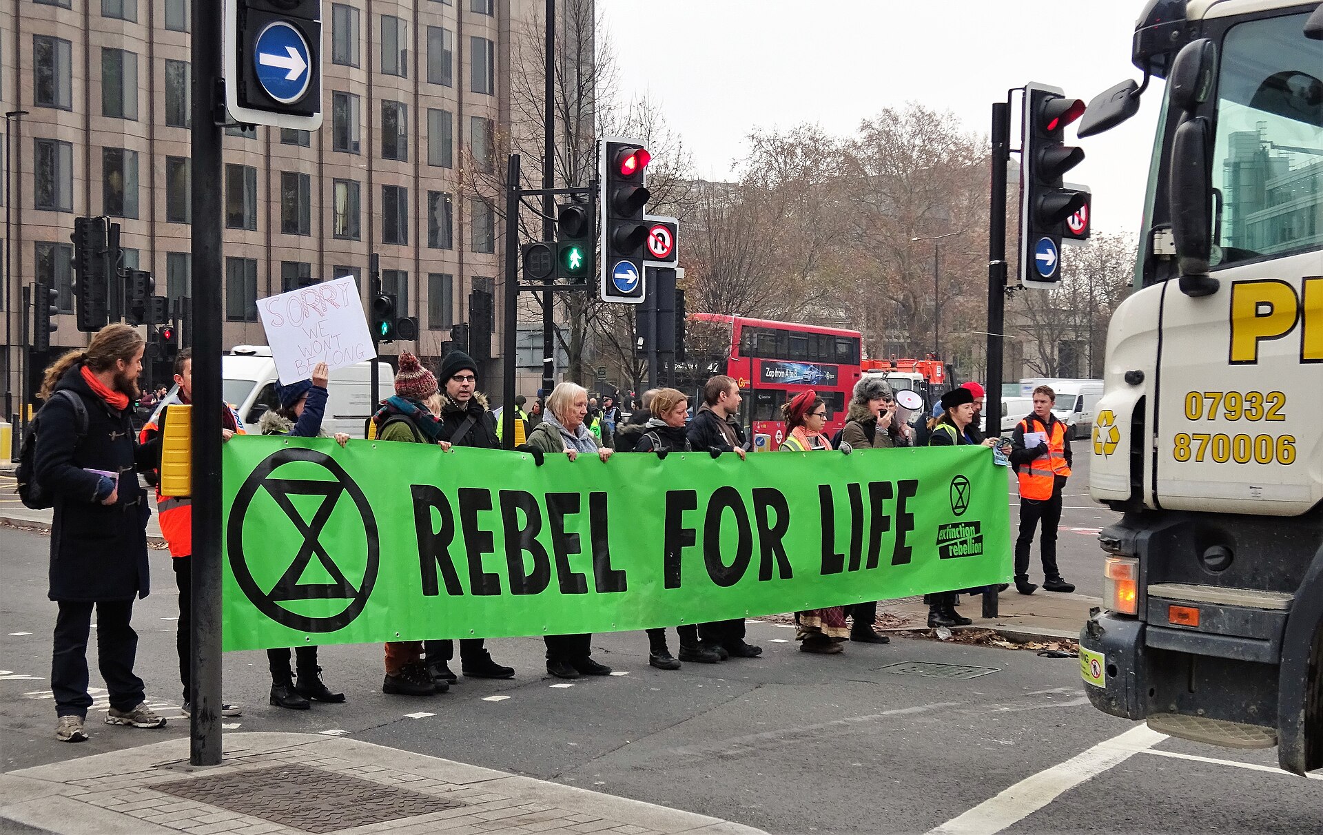 Imagem de referência de Extinction Rebellion, descrito nos dados abertos como movimento social