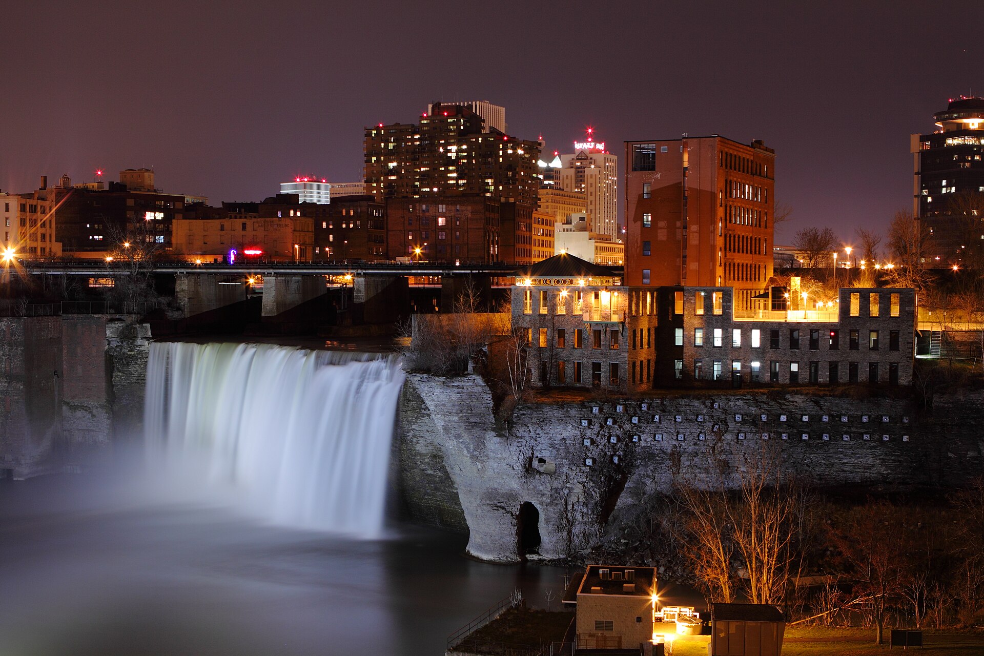 Imagem de referência relacionada a Rochester, item descrito como terceira cidade mais populosa do estado de Nova Iorque, Estados Unidos