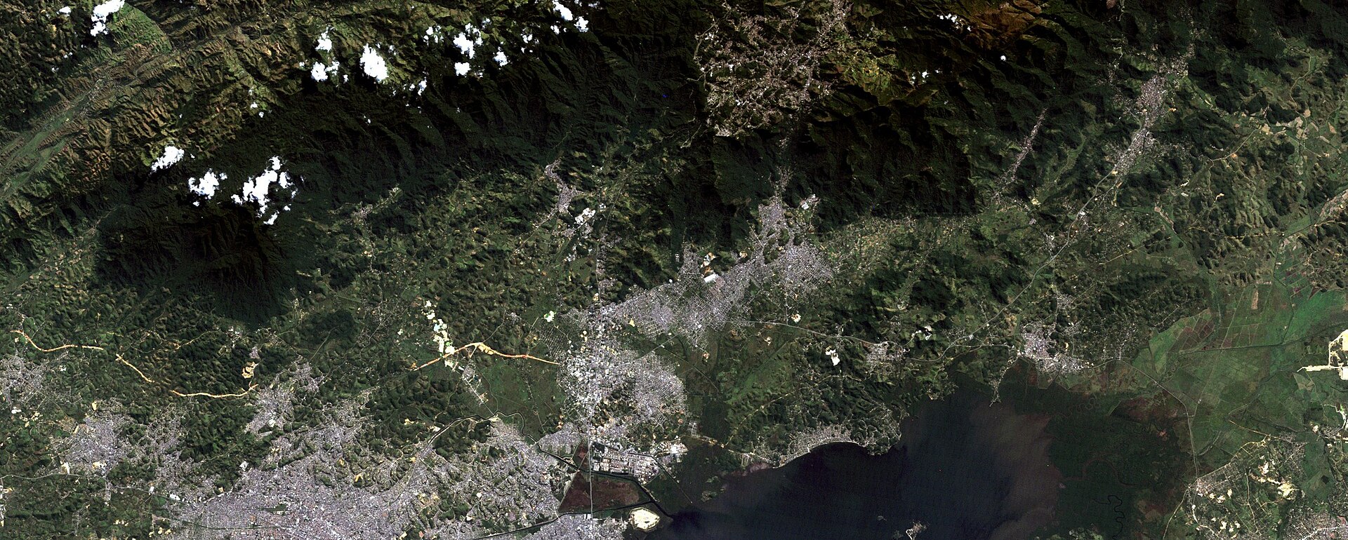Imagem de referência de Baixada Fluminense, descrito nos dados abertos como região geográfica do Rio de Janeiro