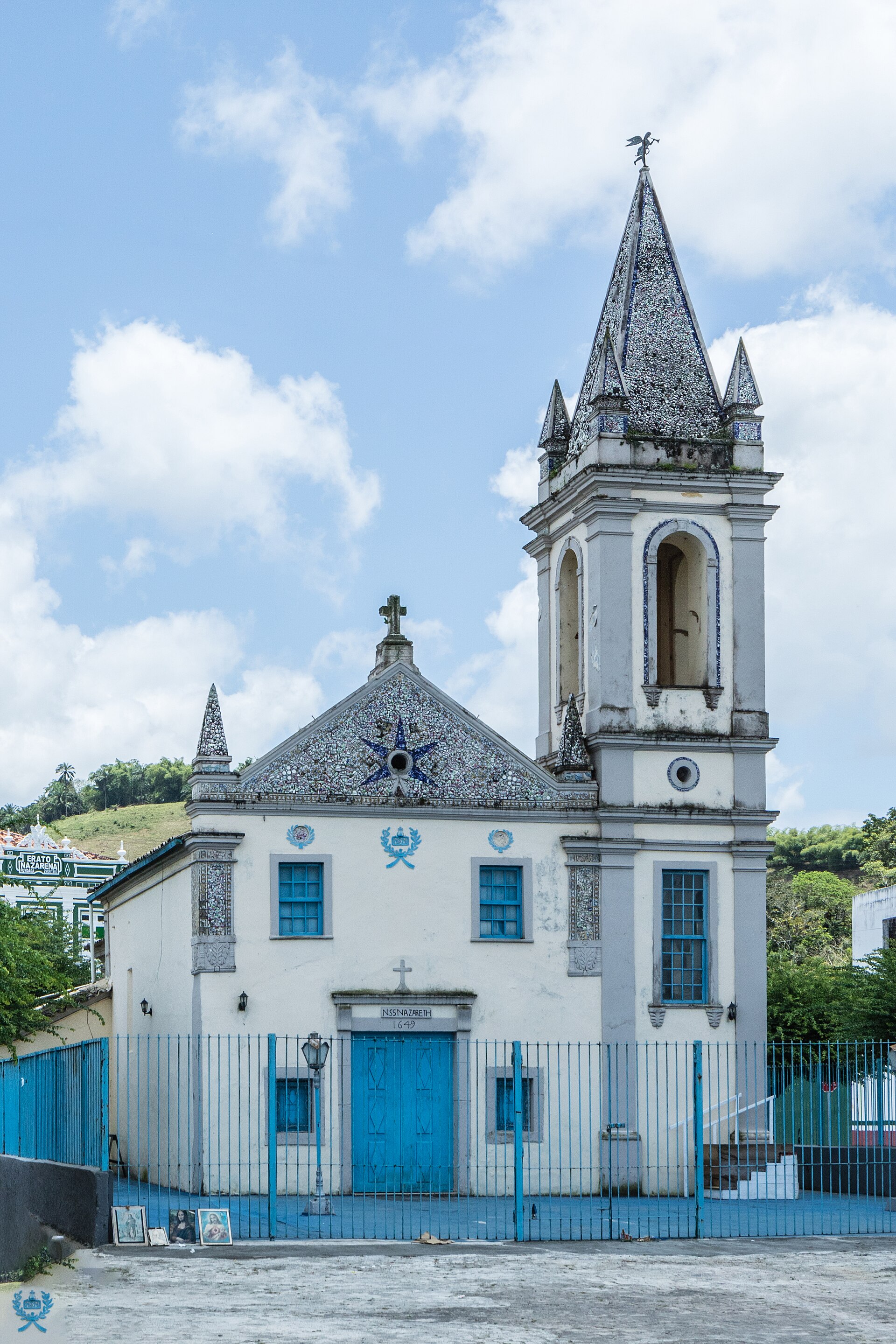 Imagem de referência de Igreja de Nossa Senhora de Nazaré de Camamu, descrito nos dados abertos como bem tombado pelo Instituto do Patrimônio Artístico e Cultural da Bahia na cidade de Nazaré