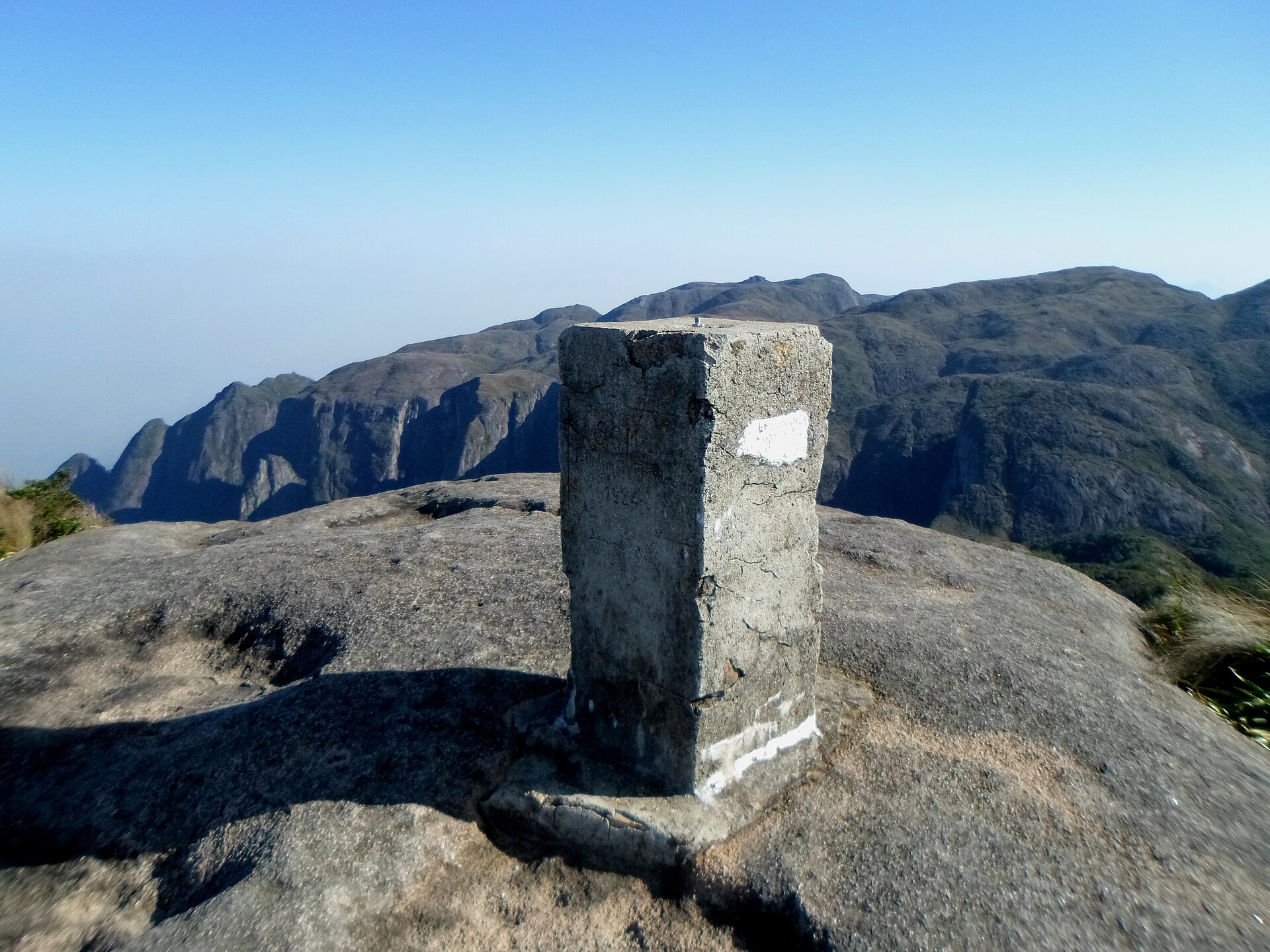 Imagem de referência relacionada a Pedra do Sino, item descrito como registro de referência sobre Pedra do Sino, organizado a partir de dados estruturados abertos