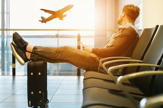 Como usar milhas para comprar passagem? Veja dicas para viajar de graça
