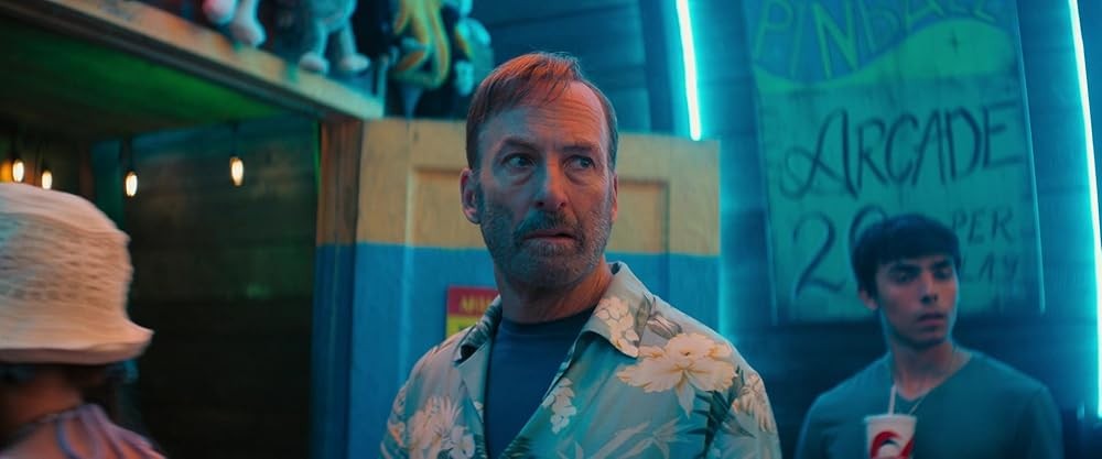 Bob Odenkirk protagoniza a franquia de suspense, ação e comédia que ganhou nova história com o lançamento de Anônimo 2 — Foto: Reprodução/IMDb
