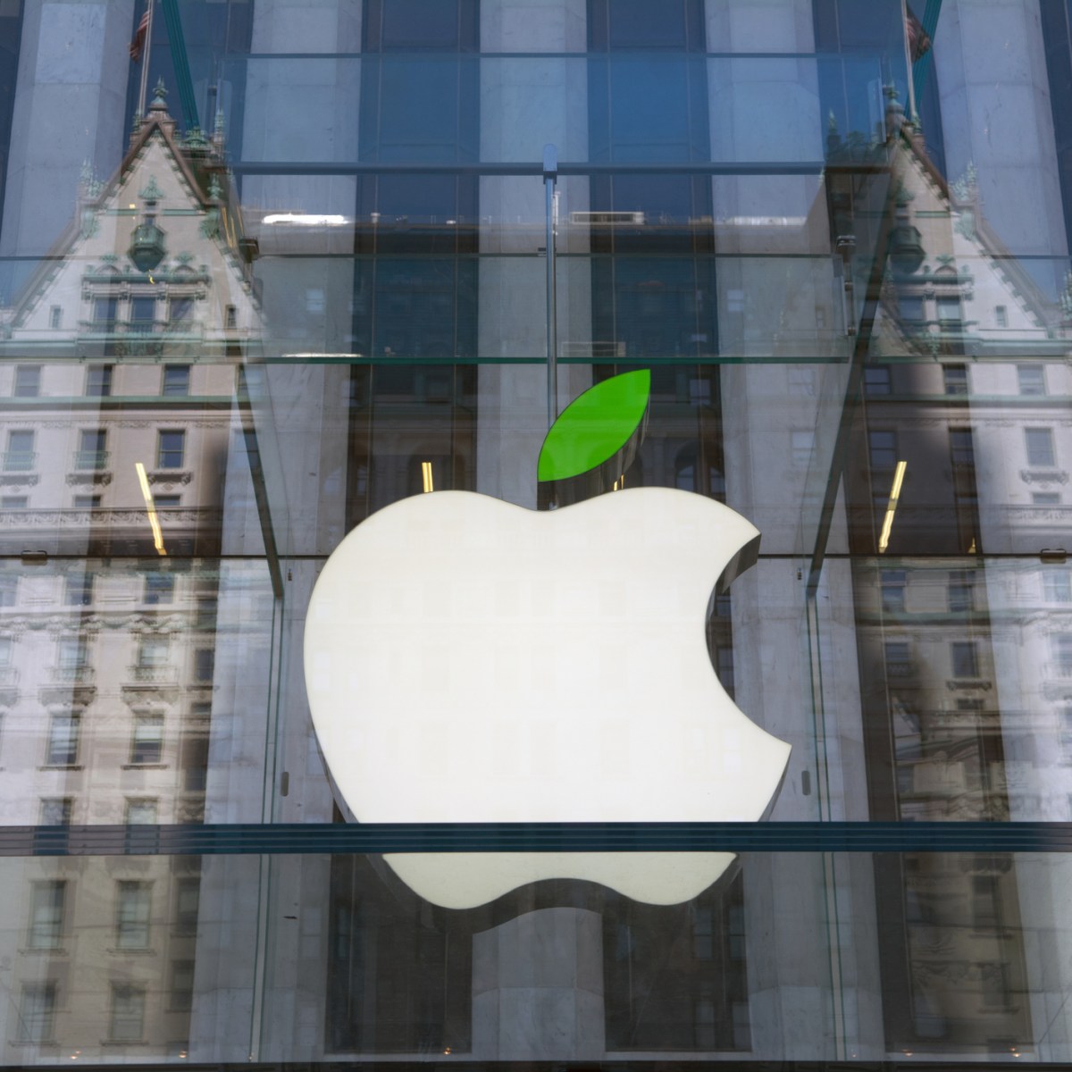 O iPhone 20 Pro de 20º aniversário da Apple pode chegar como um bloco contínuo de vidro.