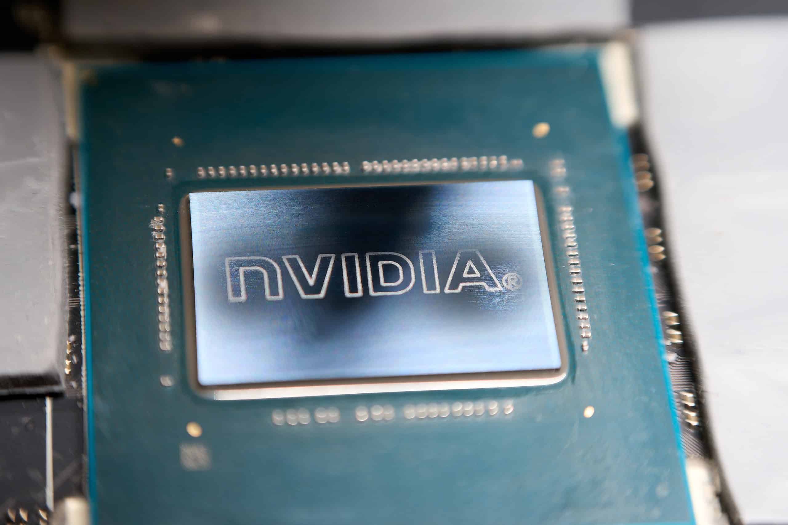 Nvidia quer vender o dobro de chips em 2027 em meio à explosão da demanda por tecnologia para IA