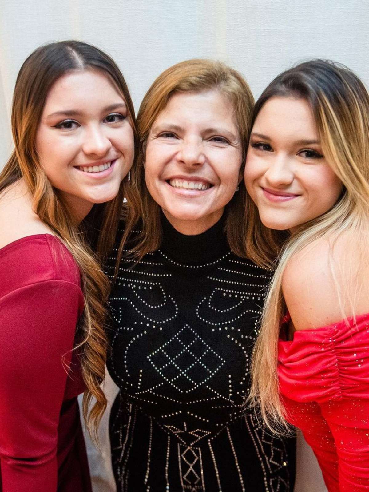 Filhas gêmeas de Gugu Liberato curtem viagem com a mãe pela Itália