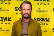 Rodrigo Santoro não é reconhecido por influenciador nos EUA e reage