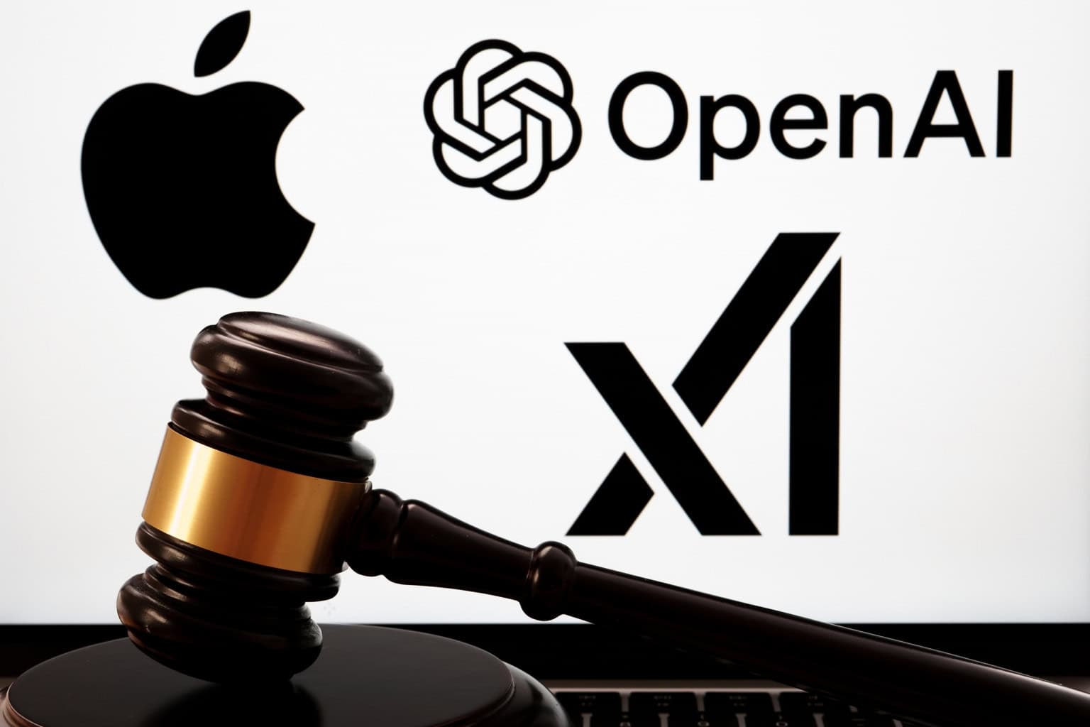 Musk retira processo contra Apple, mas mantém ação contra OpenAI