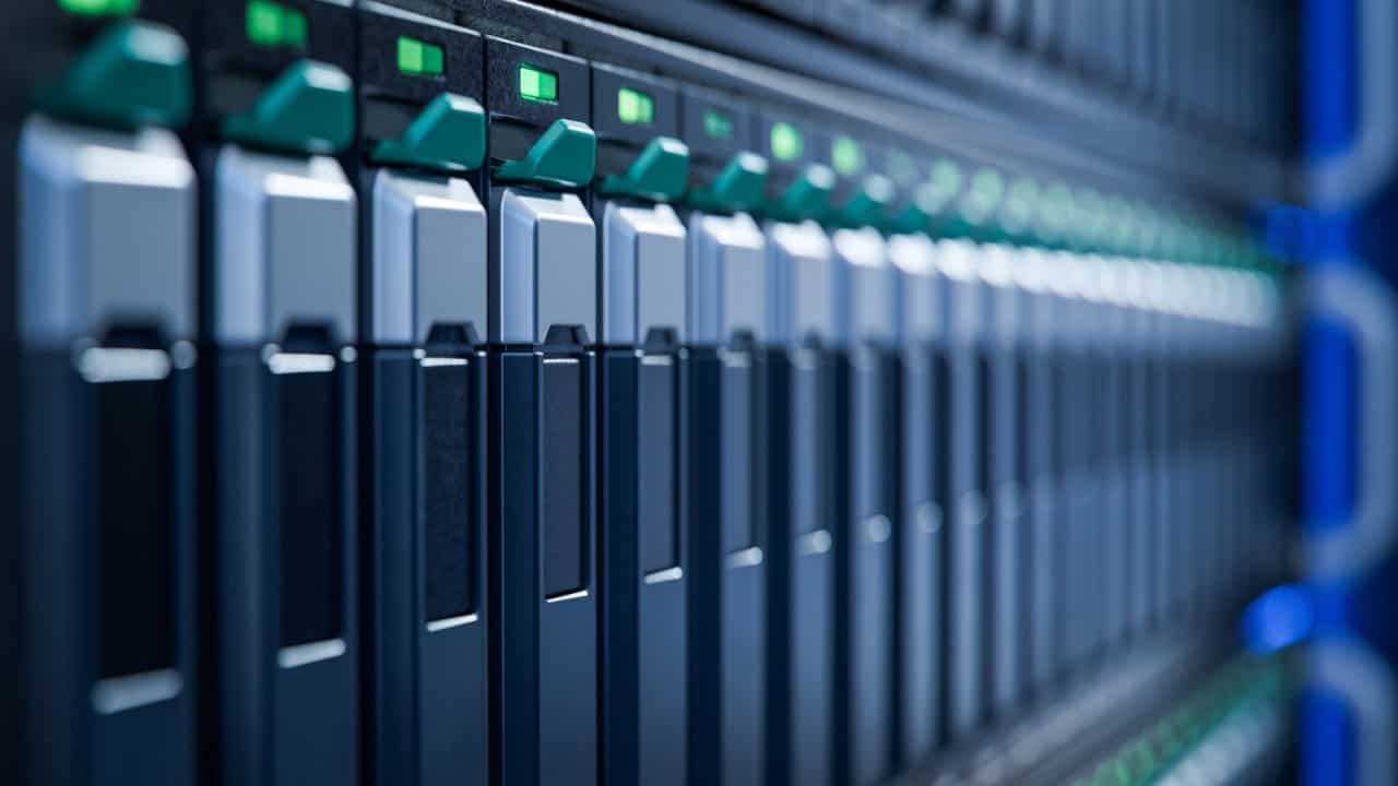 Microsoft quer triplicar capacidade de data centers para dar conta da IA