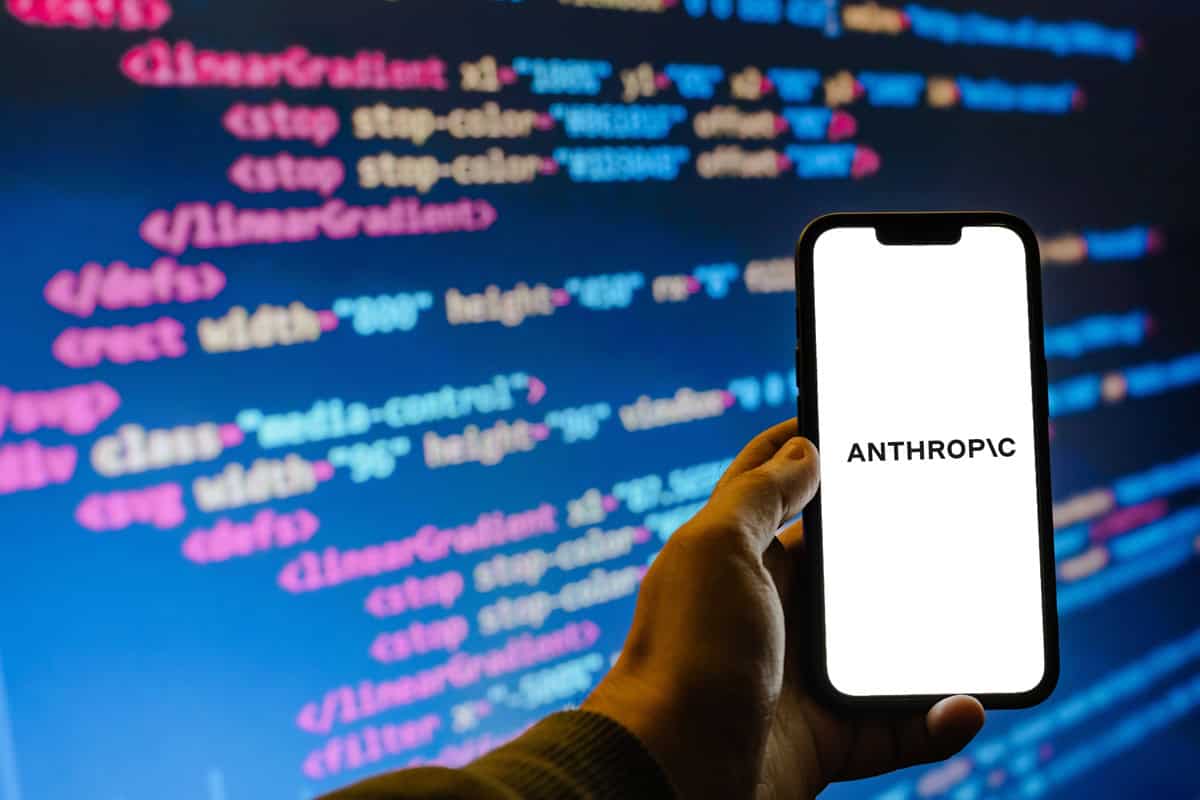 Anthropic monta laboratório de biologia e amplia uso de IA em pesquisas médicas e científicas
