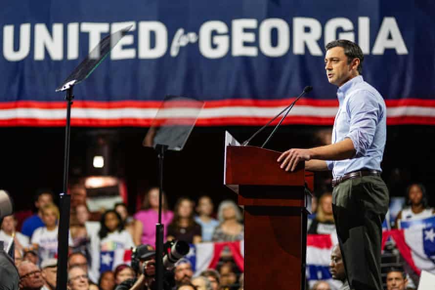O 'ângulo Ossoff': o senador versado em mídia empresta de Obama enquanto as especulações sobre 2028 ganham força