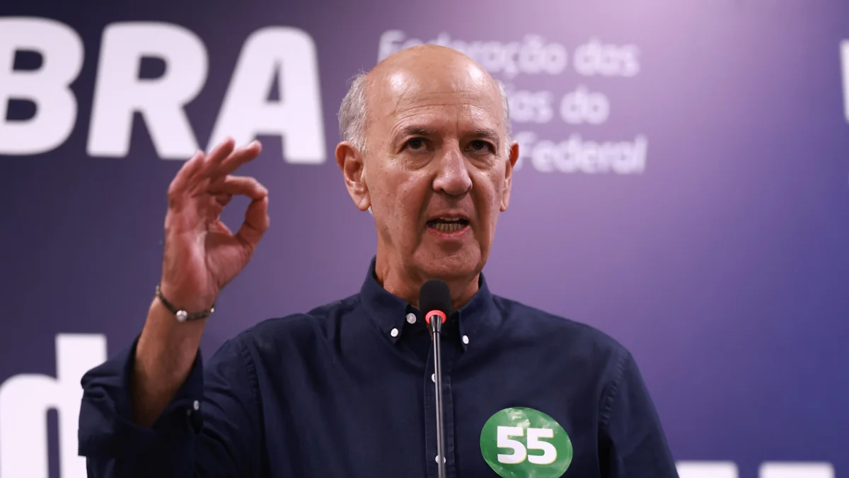 Arruda promete cortar secretarias e cargos comissionados, caso seja eleito