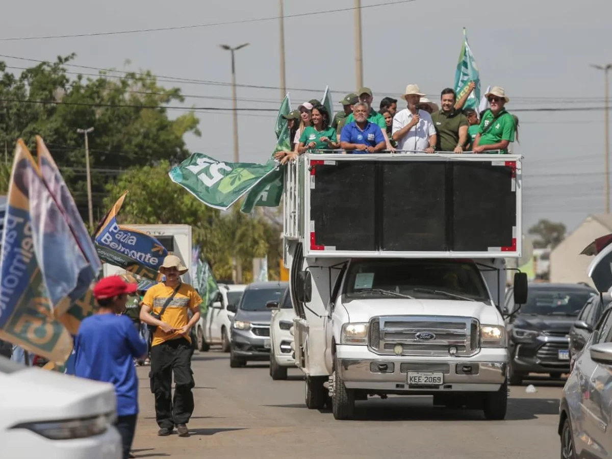 Em Vicente Pires, Arruda promete regularizar lotes pelo preço da terra nua