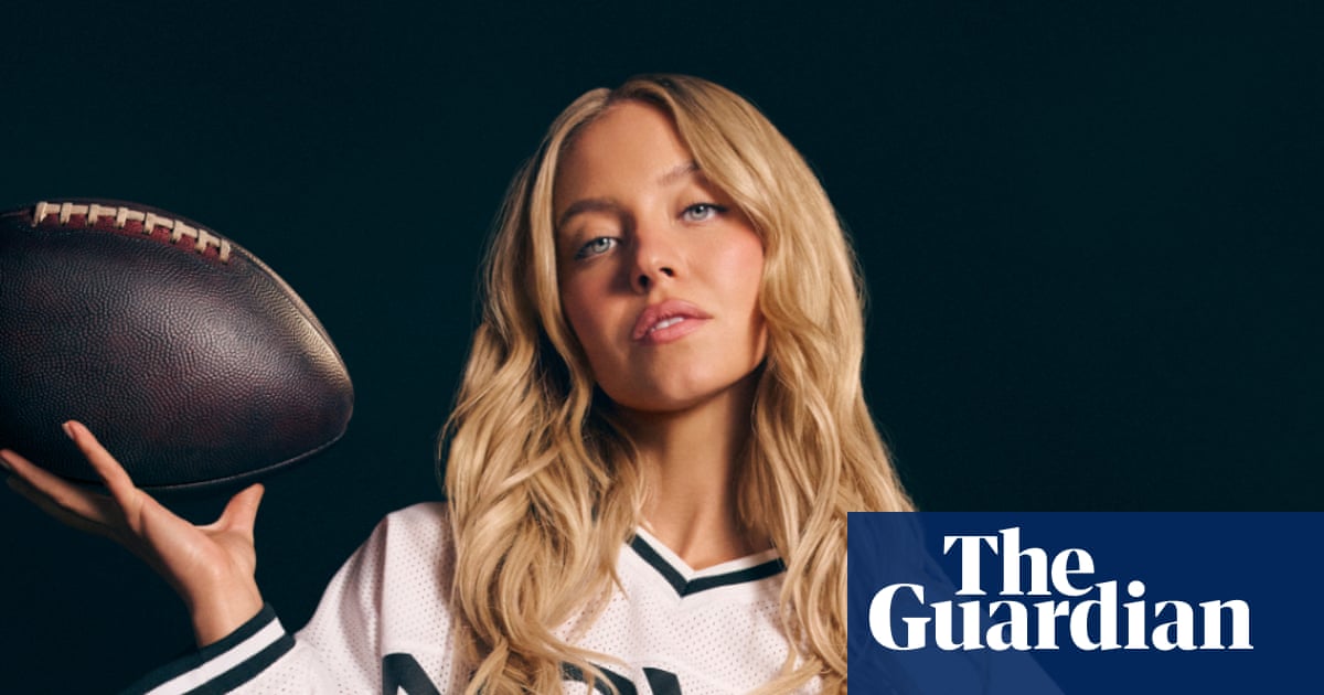 'Uma dupla interpretação em cada fenda': o que, além de tênis quase nu, é o jogo de Sydney Sweeney?