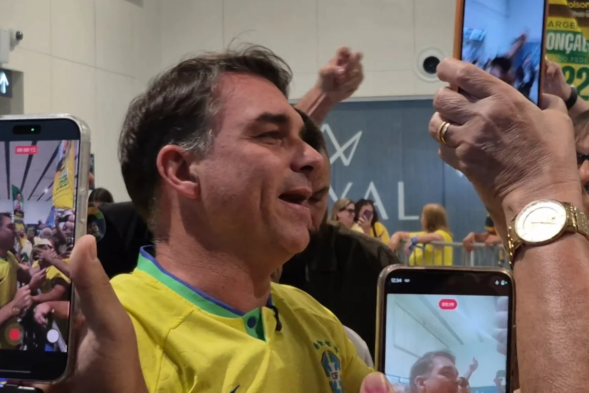 Mendonça manda derrubar posts sobre polêmica com Nossa Senhora e Flávio