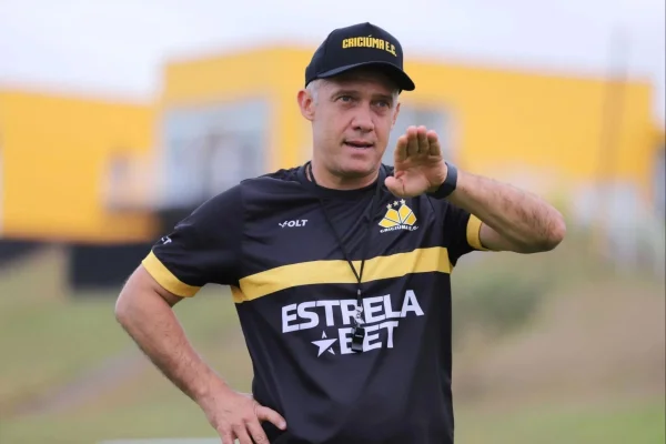 Internacional: Eduardo Baptista tem 2ª pior campanha no returno da Série B