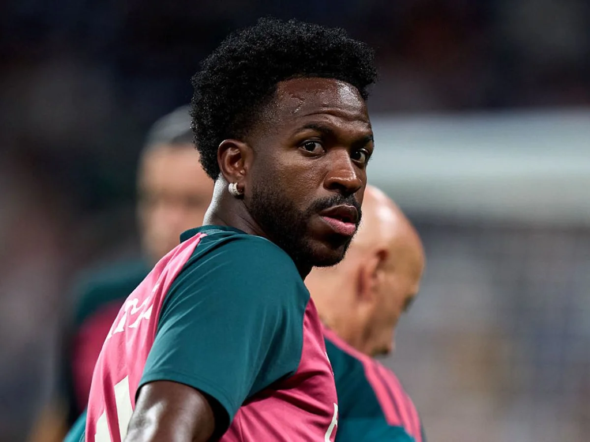 "Está faltando essa atuação de altíssimo nível", diz Mourinho sobre Vini Jr