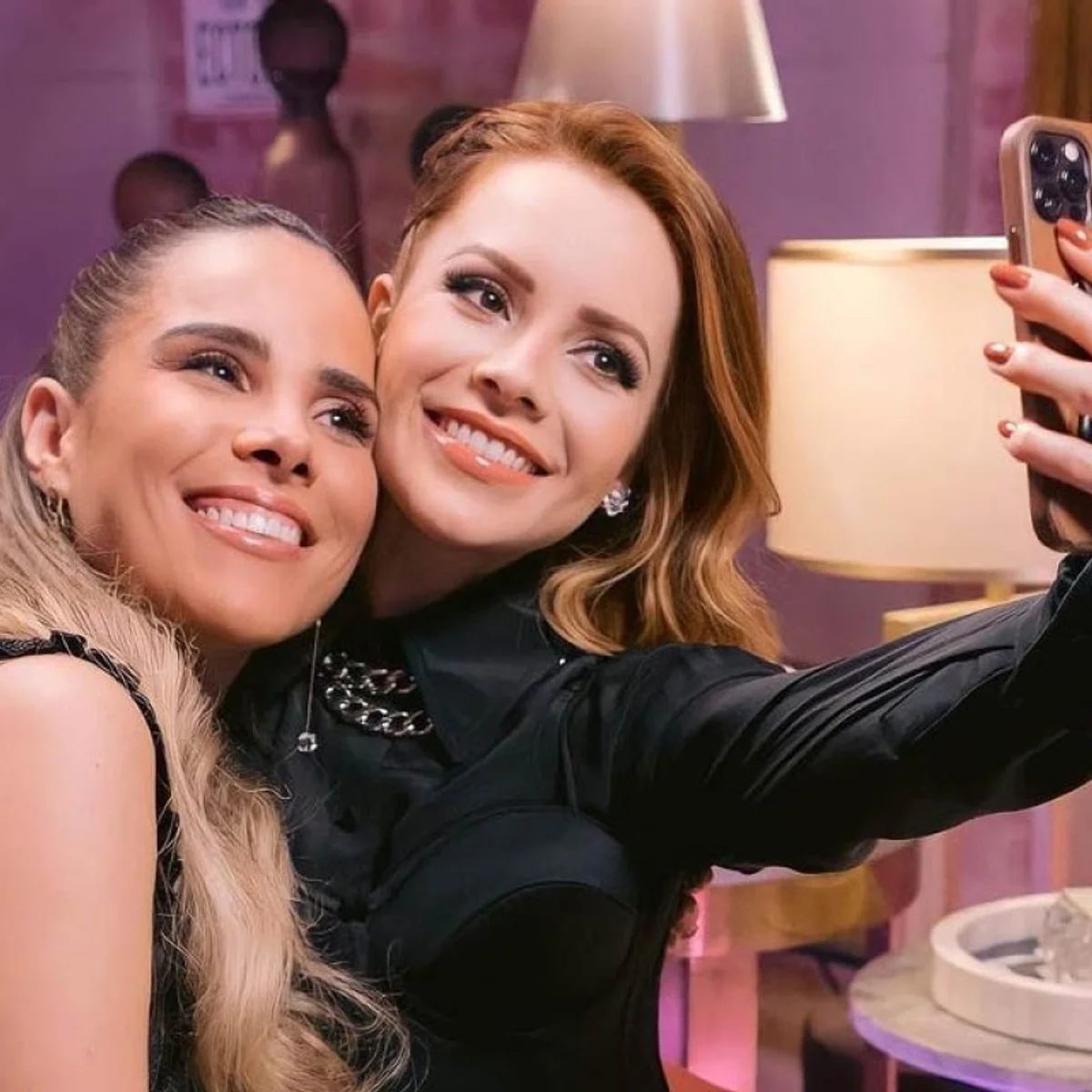 Sandy abre o jogo sobre rivalidade com Wanessa Camargo: "Criaram isso"