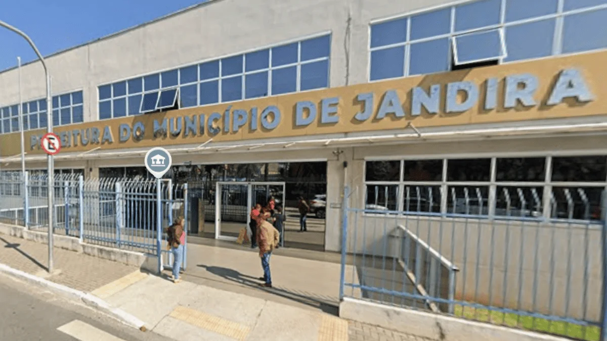 Prefeito e vice de Jandira são condenados por fraude na compra de alimentos