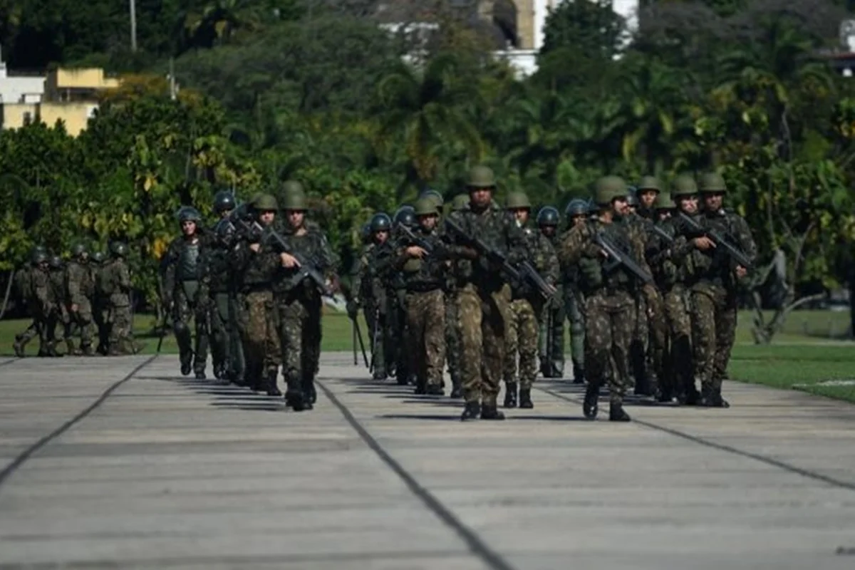 Militares do Exército são condenados por trote que fez soldado perder órgão