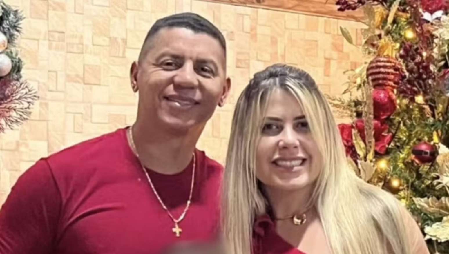 Rog&eacute;rio e sua esposa, Paulla