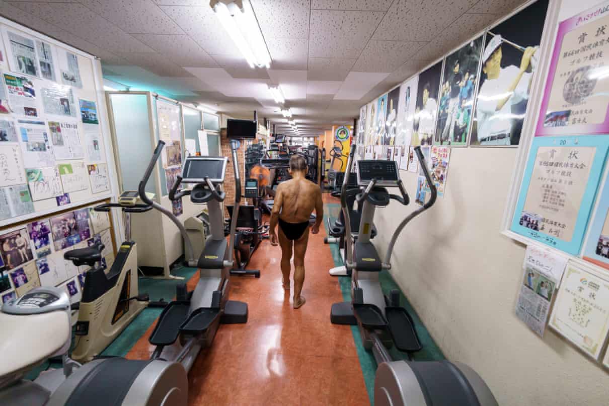 'Sou 100% natural': como o levantador de peso japonês de 90 anos ainda está conquistando títulos