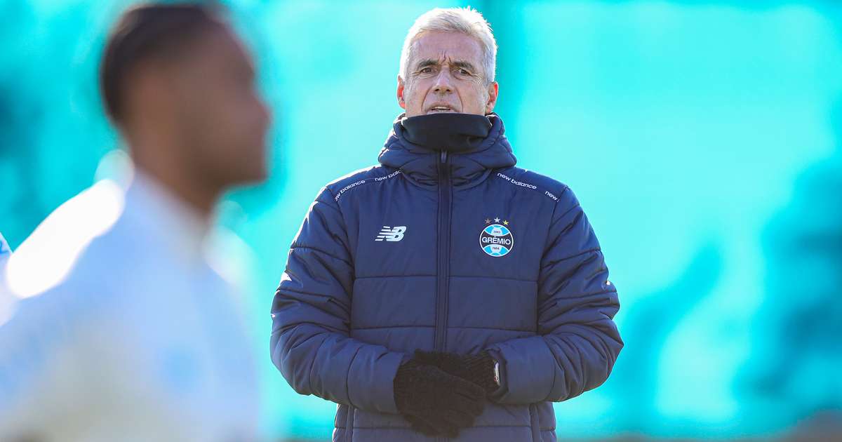 Grêmio anuncia saída de Luís Castro e nome lendário como substituto