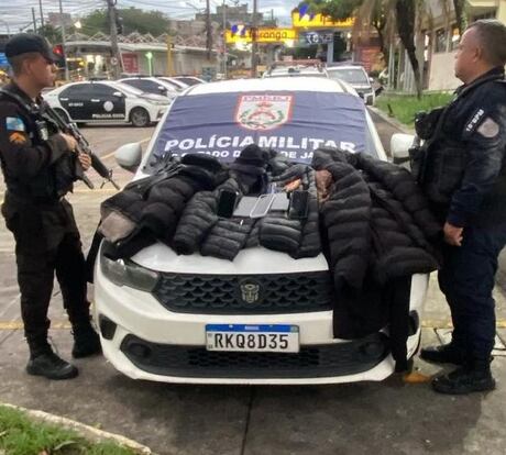 Ladrão é preso após invasão à residência e tentativa de roubo em Vila Valqueire, no Rio