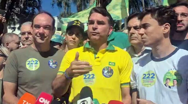 Cobrado por ala bolsonarista, Nikolas tenta fortalecer Flávio em Minas