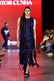 Franjas e movimento são tendência nos desfiles do Metrópoles Catwalk