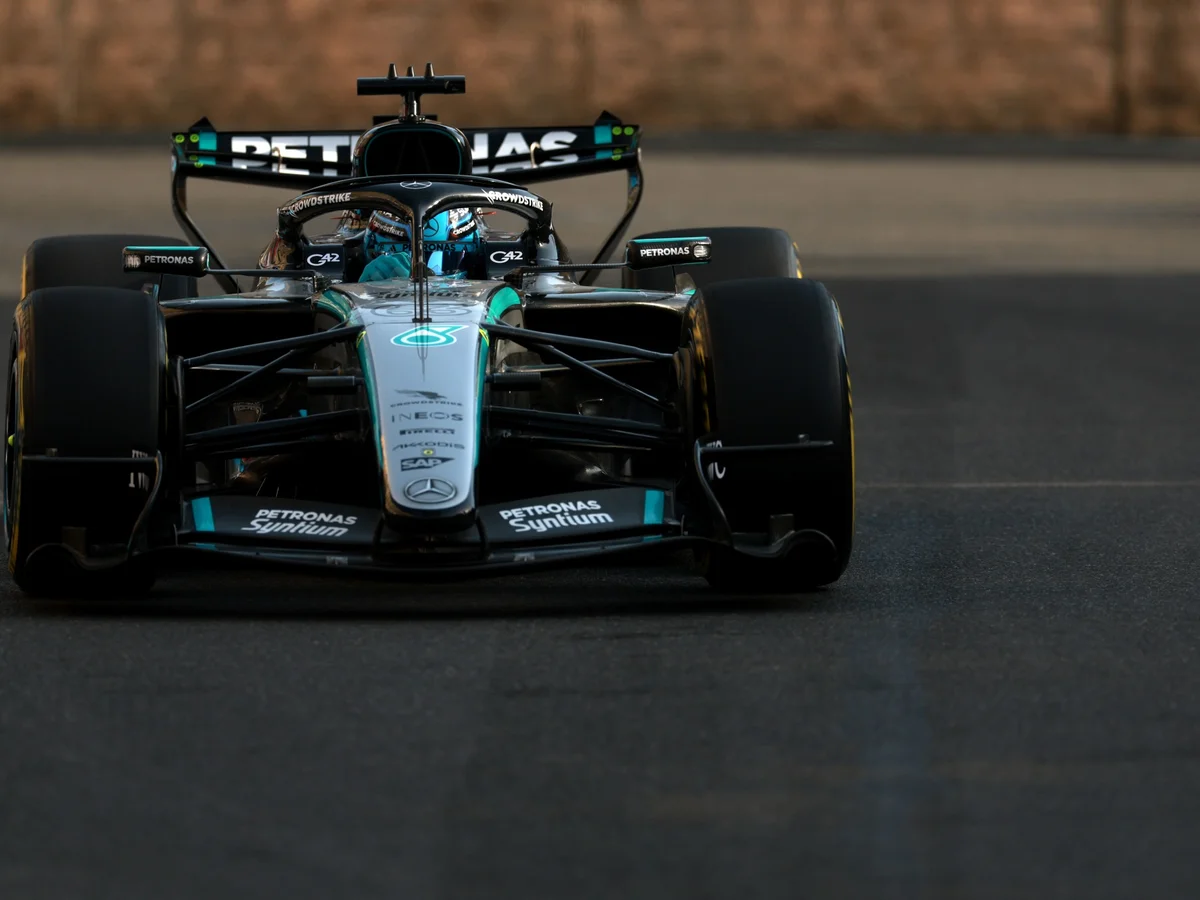 F1: George Russell supera rivais e lidera 2º treino livre no Azerbaijão