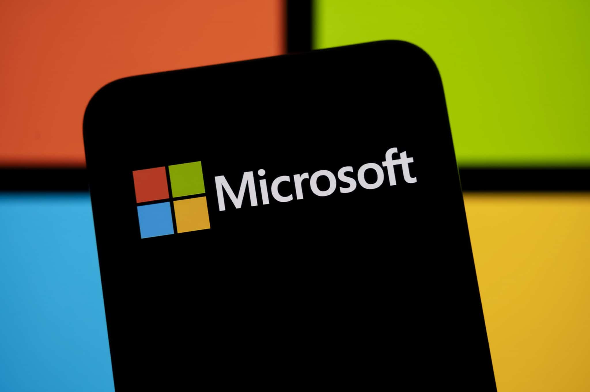 Logo da Microsoft em um smartphone